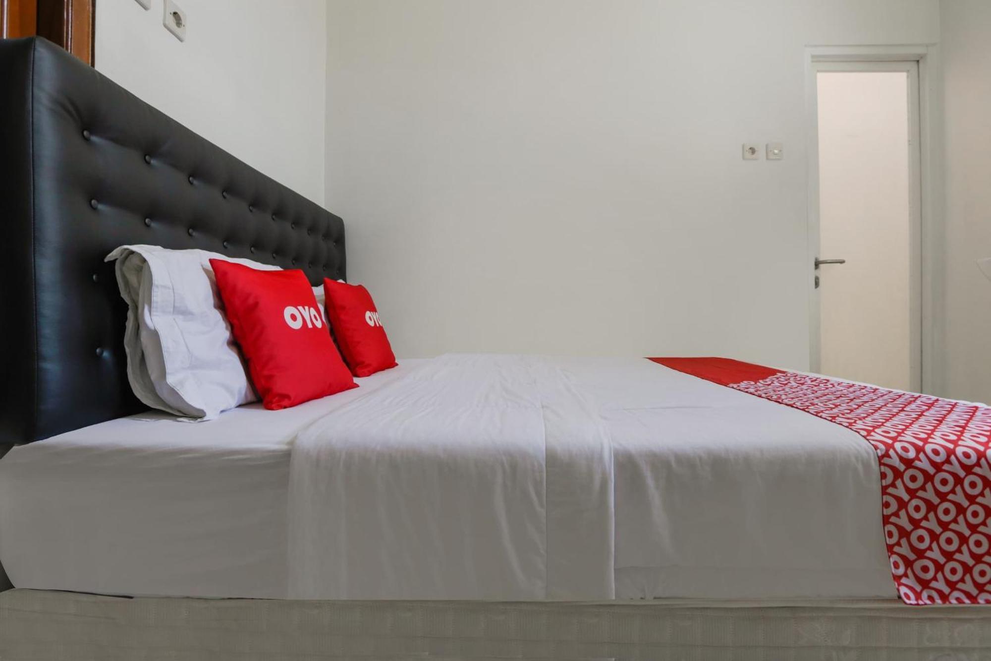 Surakarta  Super Oyo 3838 Tamansari Guest House מראה חיצוני תמונה