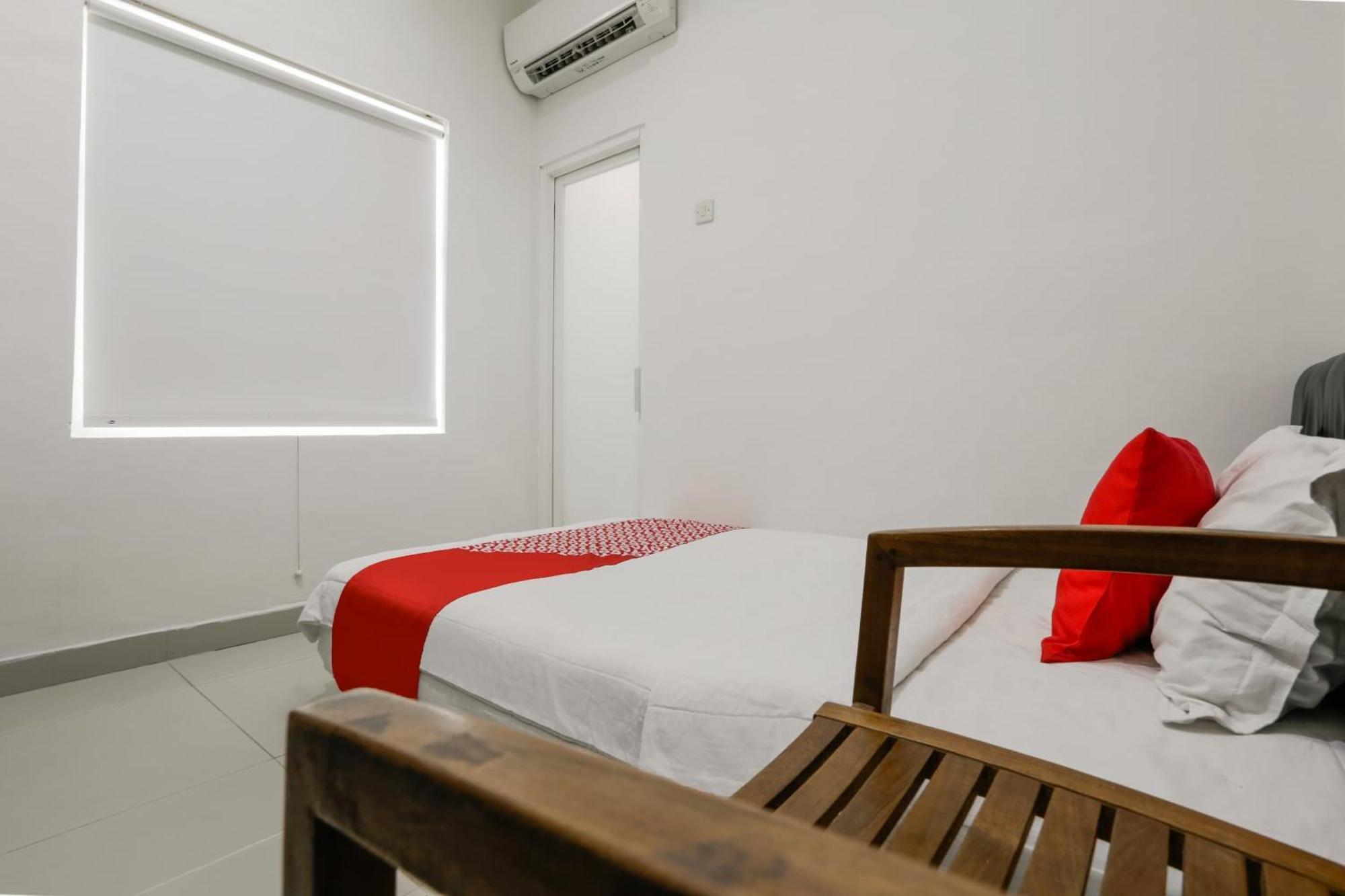 Surakarta  Super Oyo 3838 Tamansari Guest House מראה חיצוני תמונה