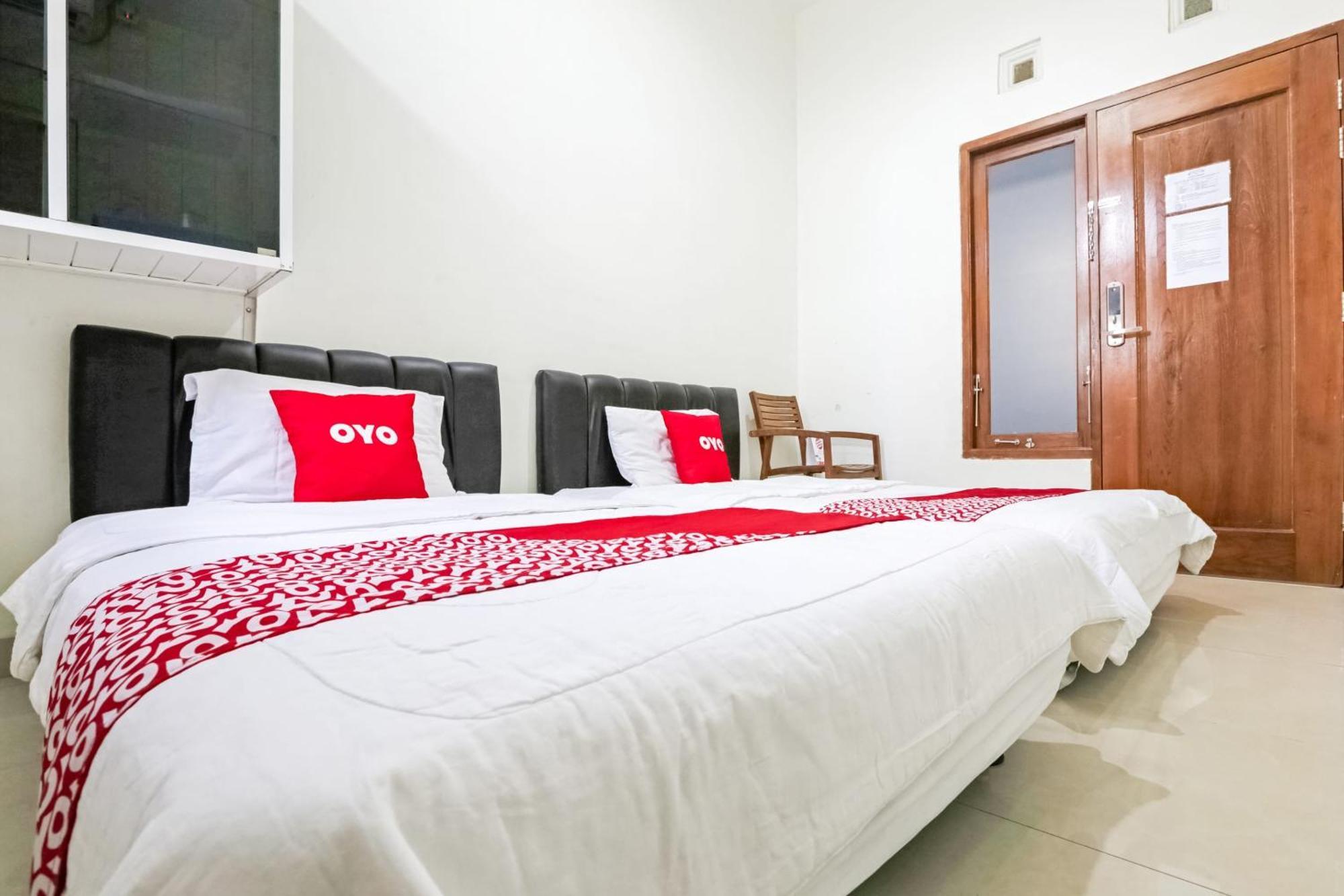 Surakarta  Super Oyo 3838 Tamansari Guest House מראה חיצוני תמונה