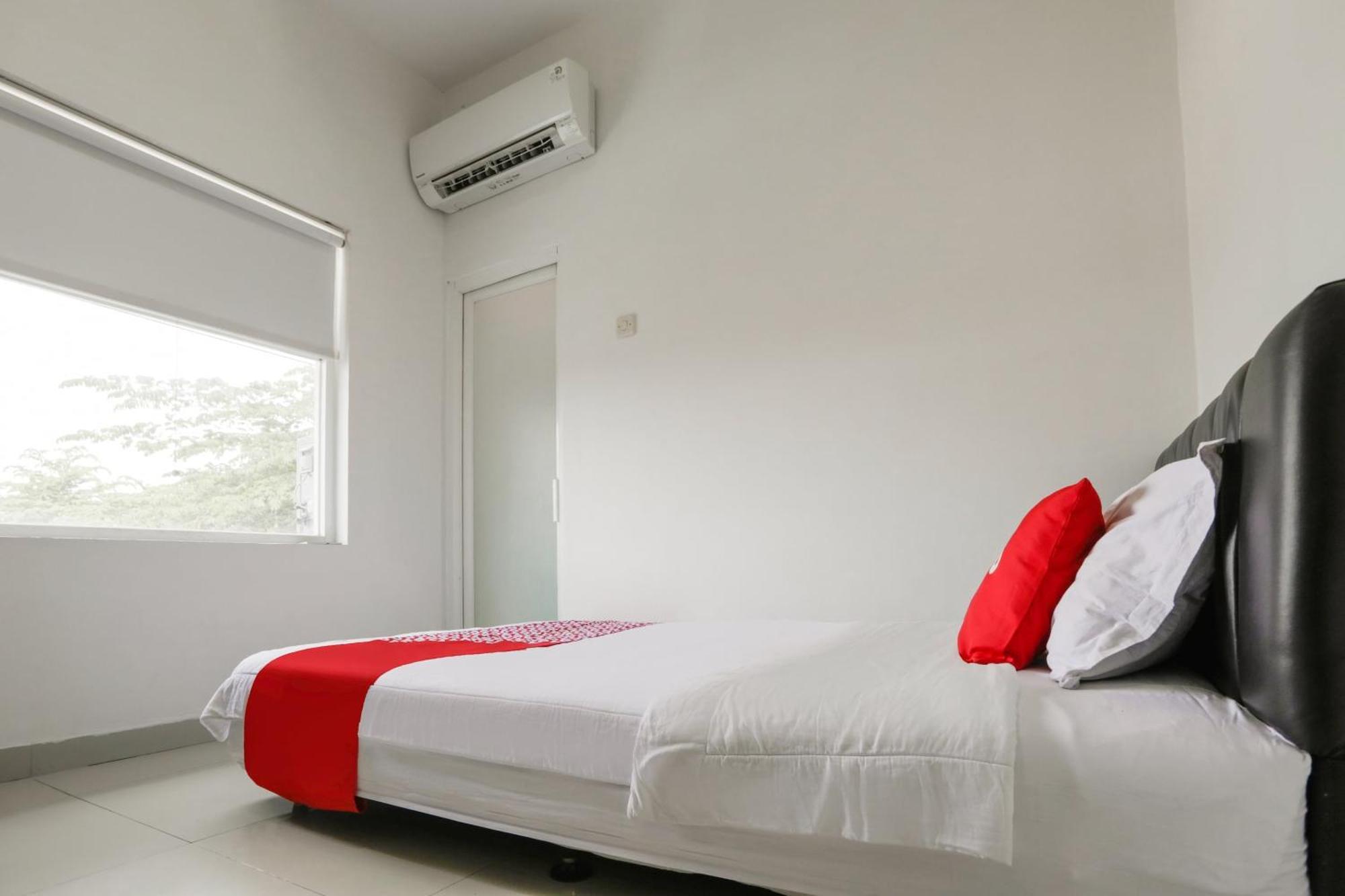 Surakarta  Super Oyo 3838 Tamansari Guest House מראה חיצוני תמונה