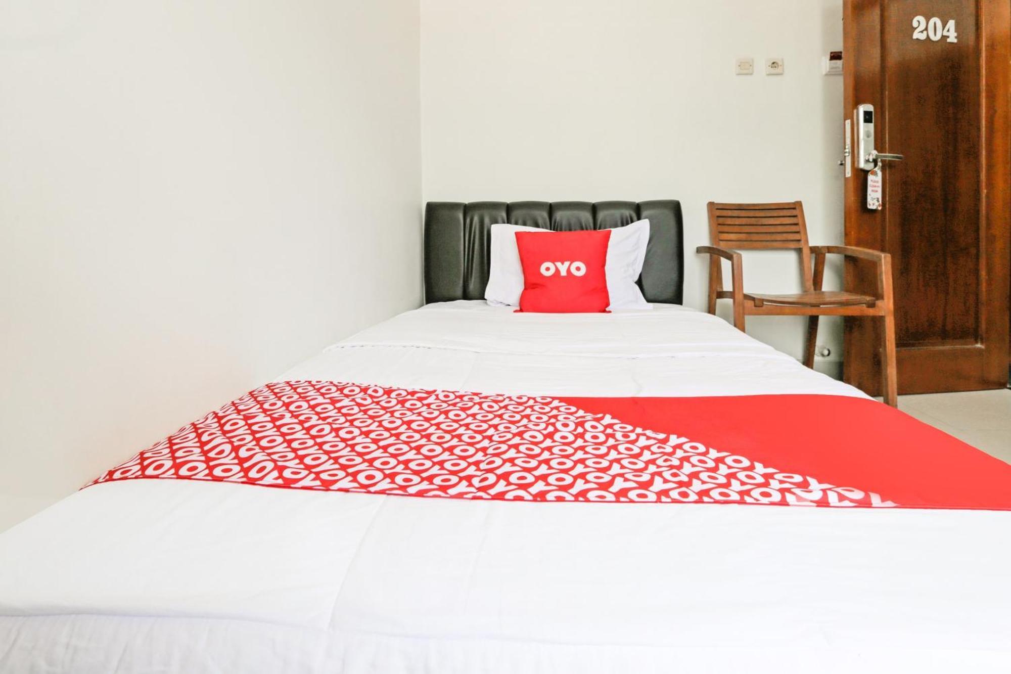 Surakarta  Super Oyo 3838 Tamansari Guest House מראה חיצוני תמונה